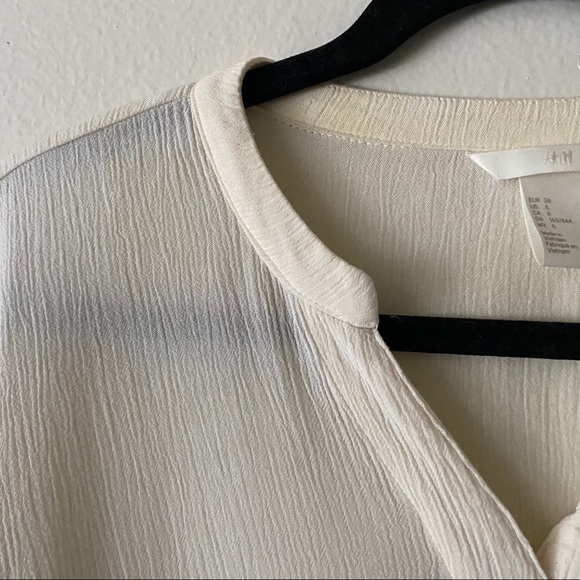 H&M - Cream Short Sleeve Blouse - Picture 2 of 3